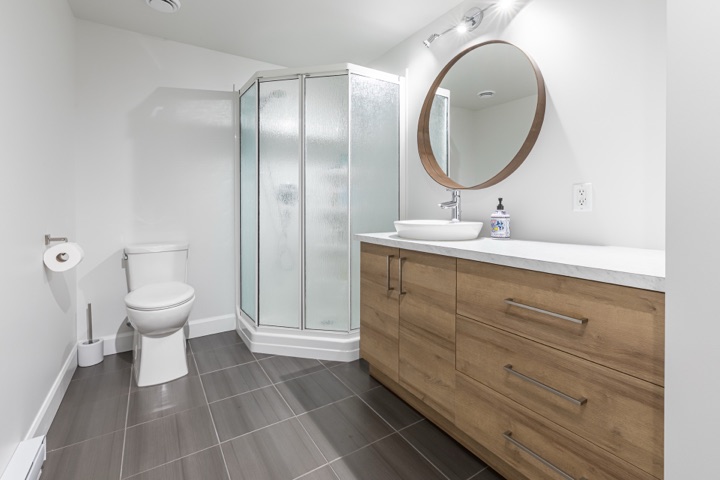 Salle de bain — 543 rue St-Joseph, Lévis